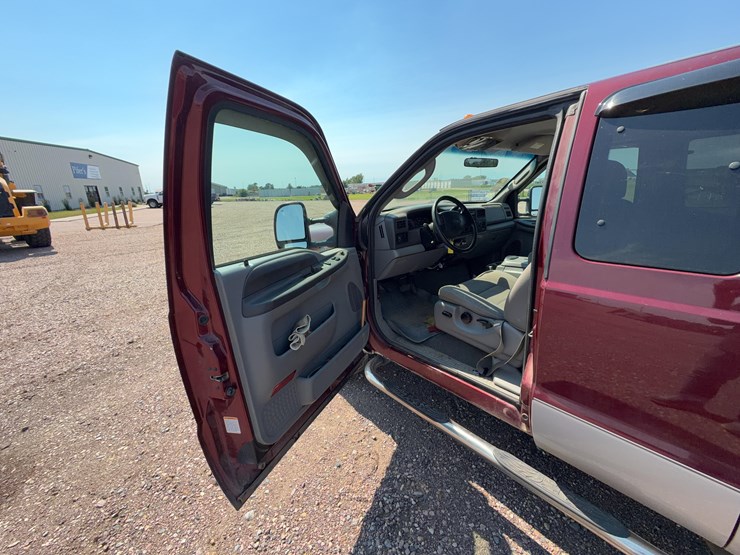2004-ford-350-image-15
