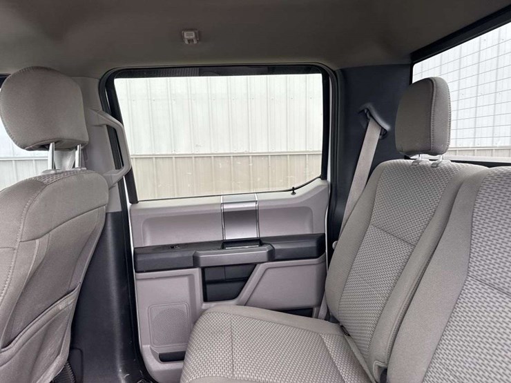 2019-ford-f150-xlt-image-16