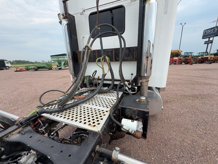 2006-kenworth-t800-image-38