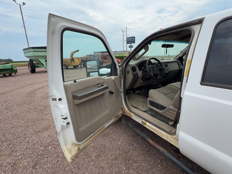 ford-service-truck-image-36