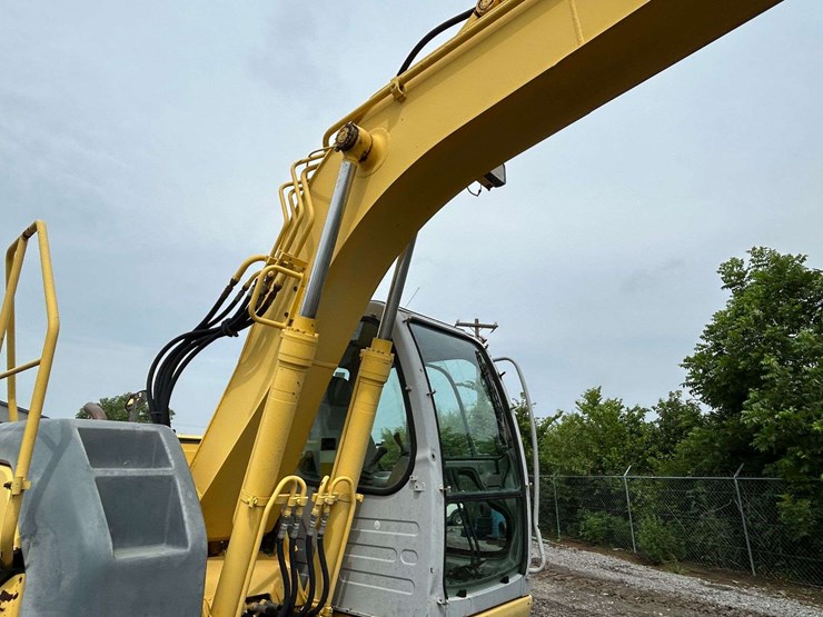 2003-kobelco-sk135sr-lc-image-14