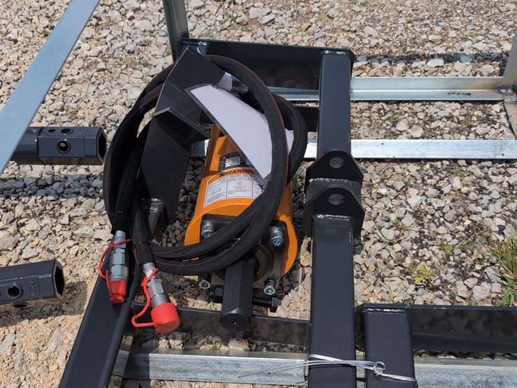 (1)-wolverine-skid-steer-auger-drive-&-bit-12"/18"-adb-13-1218r-image-3