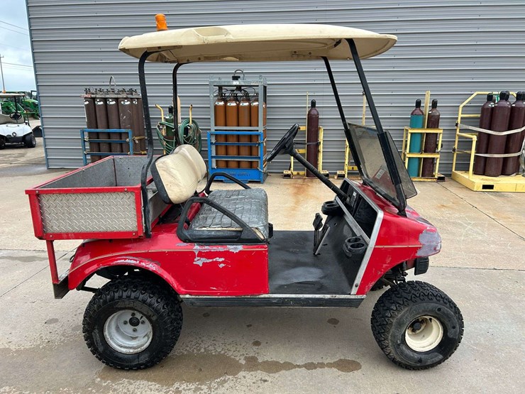 2006-club-car-48-volt-golf-cart-image-4