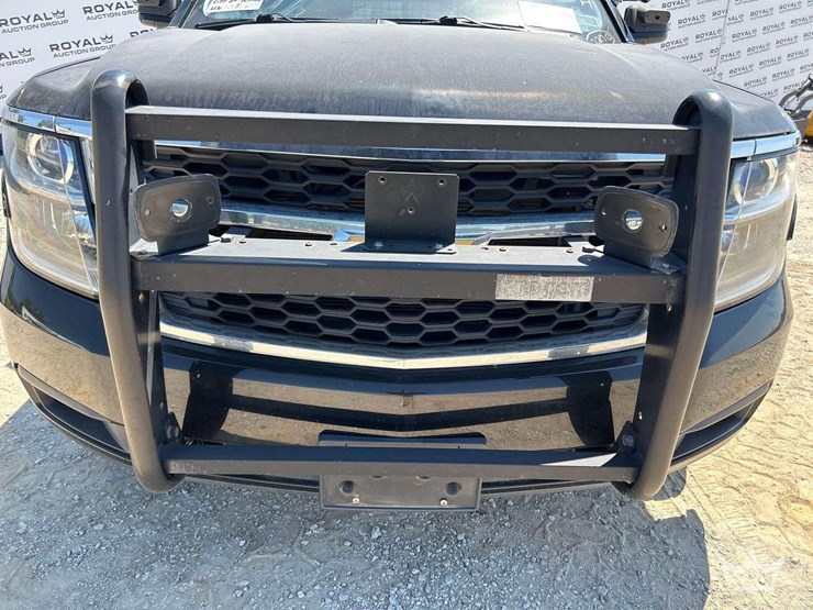 2016-chevrolet-tahoe-image-24
