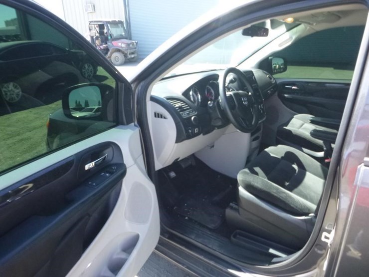 2017-dodge-grand-caravan-image-5