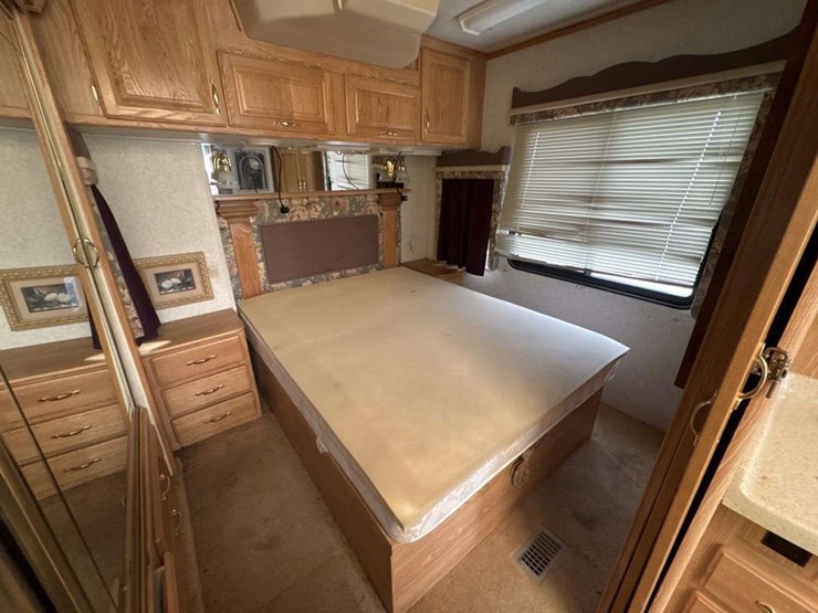 2004-alfa-leisure-see-ya-class-a-motorhome-image-36