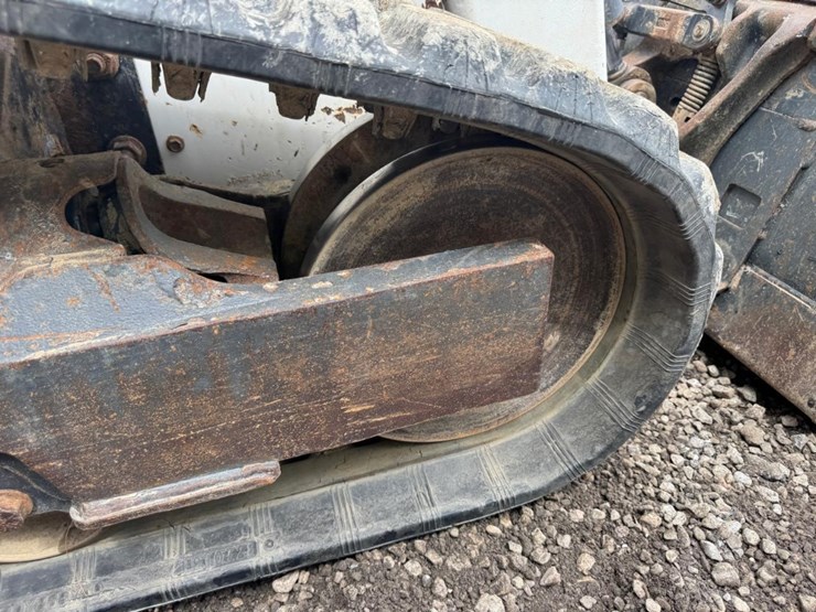 2021-bobcat-t64-image-22