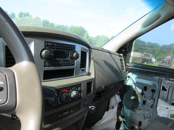 2008-dodge-2500-image-26