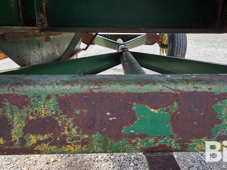 dakon-1212-dakon-gravity-wagon-with-hydraulic-auger-image-17