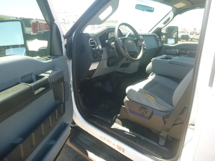 2011-ford-f550-image-14