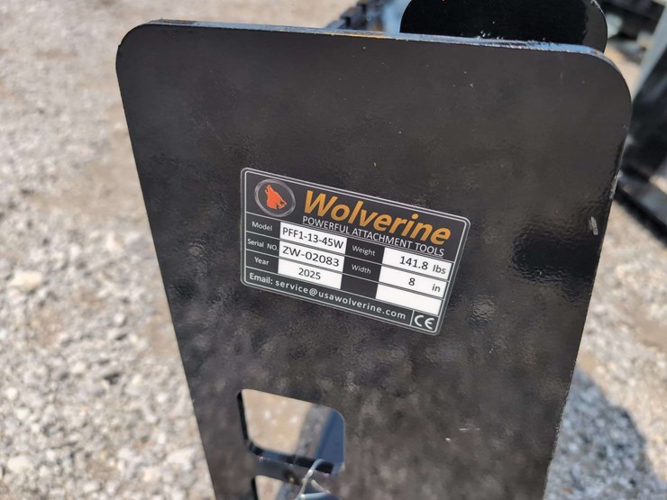 (1)-wolverine-skid-steer-attachment-pff1-13-45w-image-3