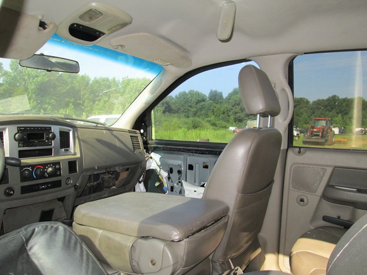 2008-dodge-2500-image-21