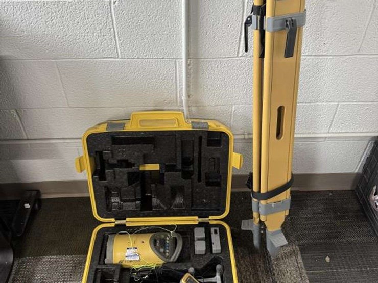 topcon-tpl6-pipe-laser-with-stand-image-2
