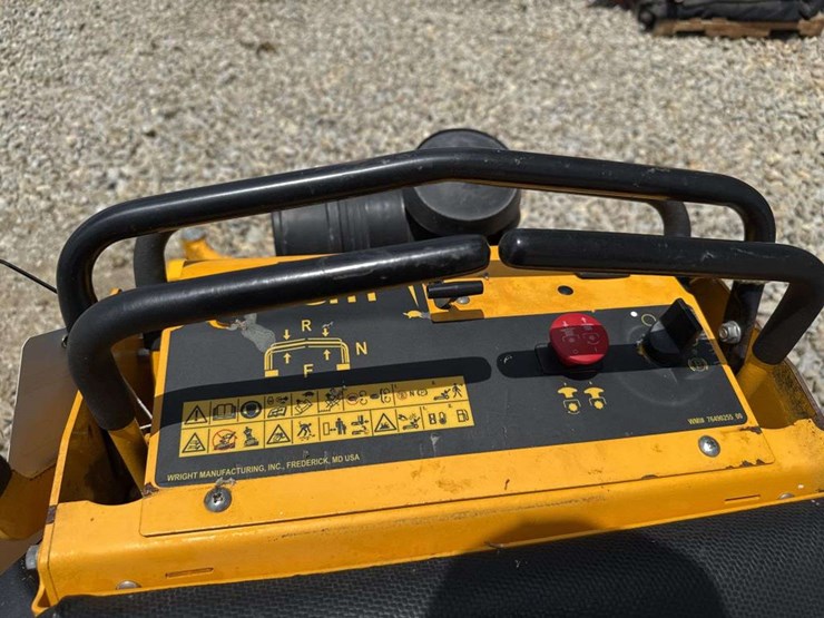 wright-stand-on-zero-turn-mower-image-8