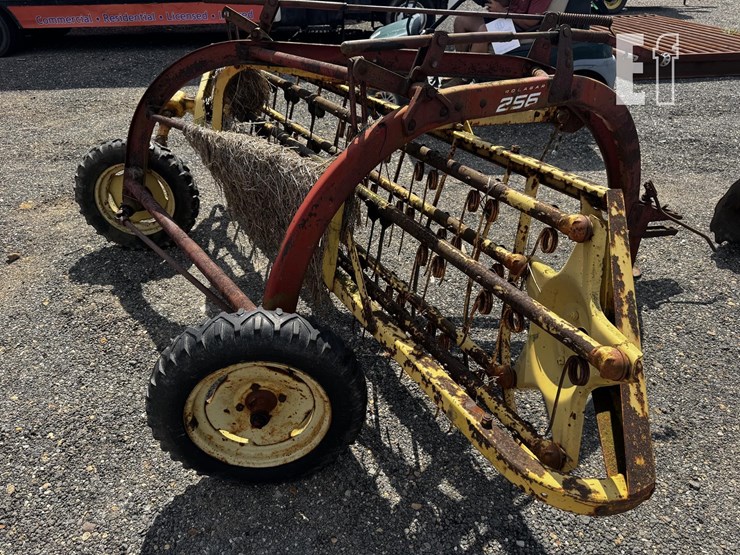 new-holland-256-image-1