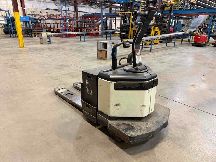 electric-pallet-jack-image-4