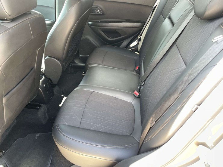 2021-chevrolet-trax-4-door-mpv-(169,929-miles)-image-14