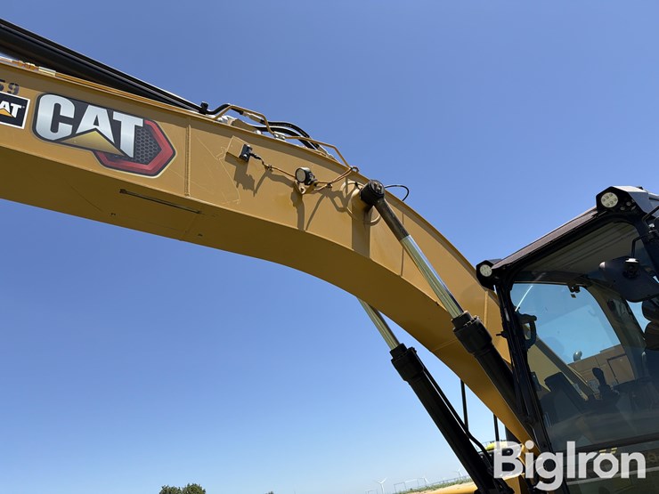 2024-caterpillar-320-image-20