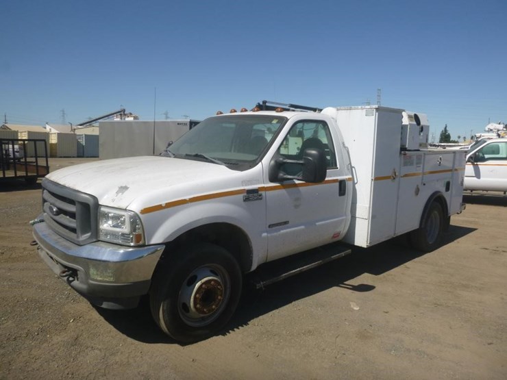 2002-ford-f550-image-1