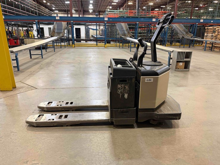 electric-pallet-jack-image-4