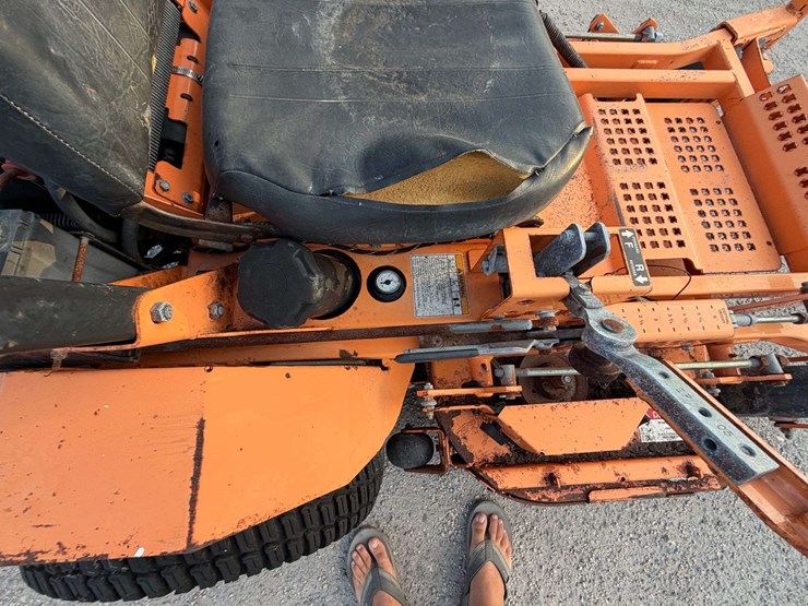 2013-scag-turf-tiger-52"-zero-turn-mower-image-17