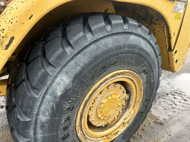 2008-caterpillar-725-image-34