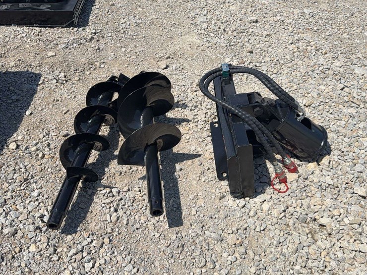 hydraulic-auger-attachment-with-two-augers-image-4