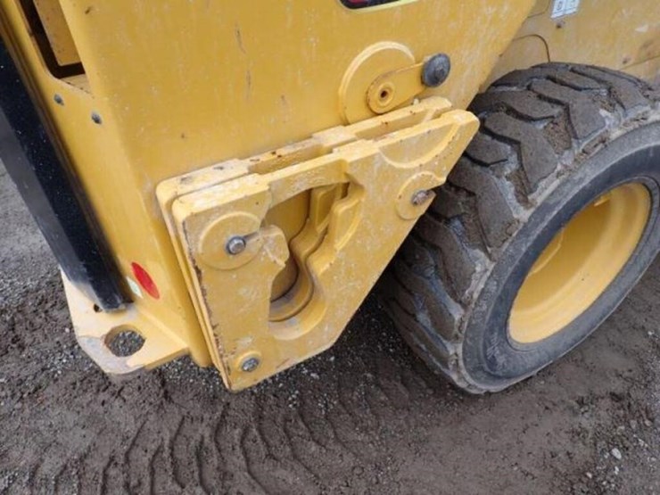 2022-caterpillar-236d3-image-39