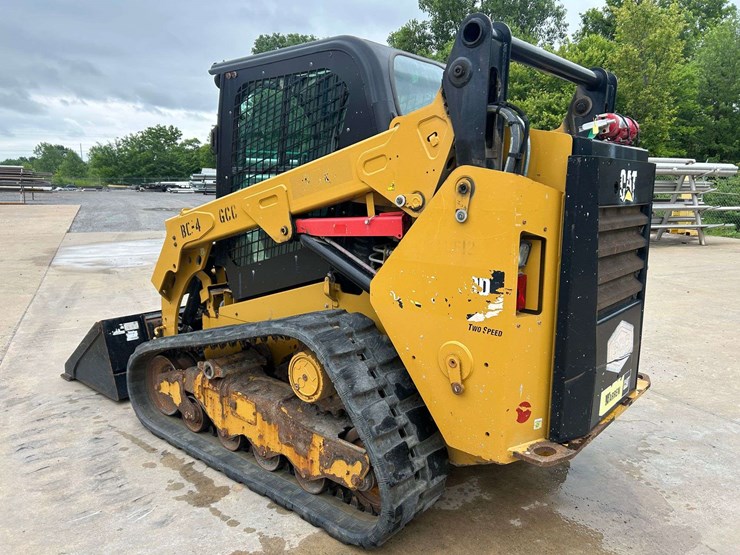 2015-caterpillar-259d-image-5