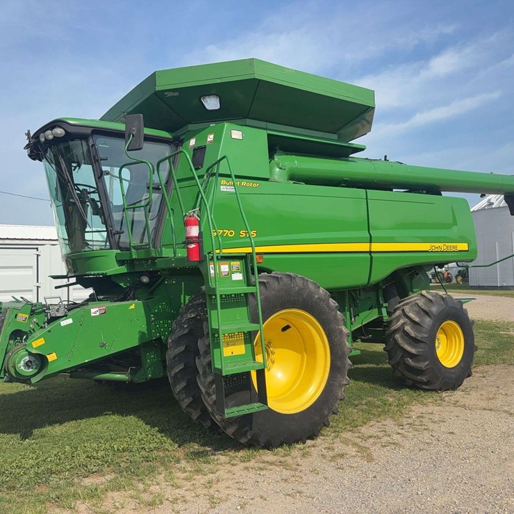 2009 John Deere 9770, 3,278 Engine hours, 2,137 separator hours, 2wd, Firestone 20.8 R 42 Duals, 28L-26 Rear Tires, s/n- H09770S727979