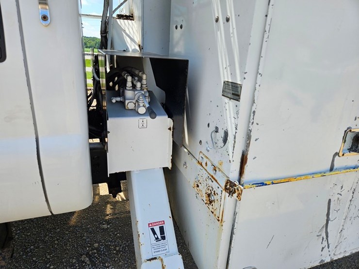 ford-f750-image-18