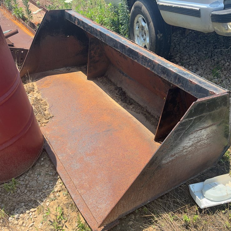 72" Skid steer bucket