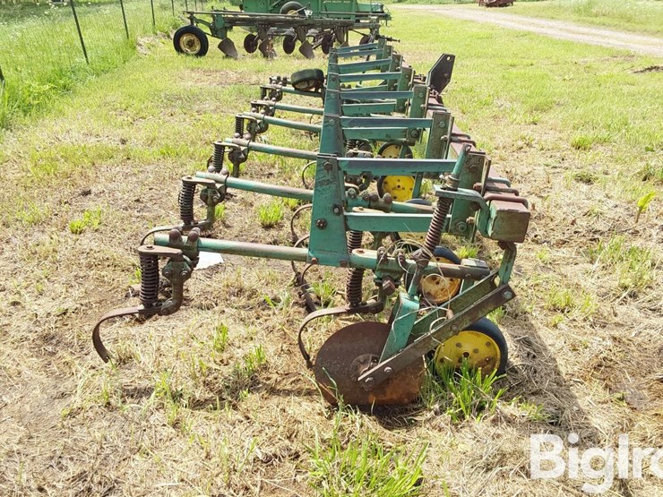 john-deere-6r30"-crop-cultivator-image-4