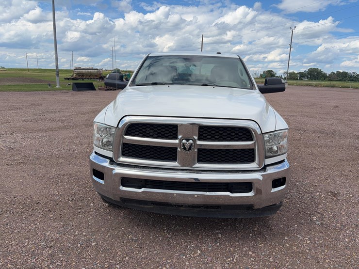 2016-dodge-2500-image-2