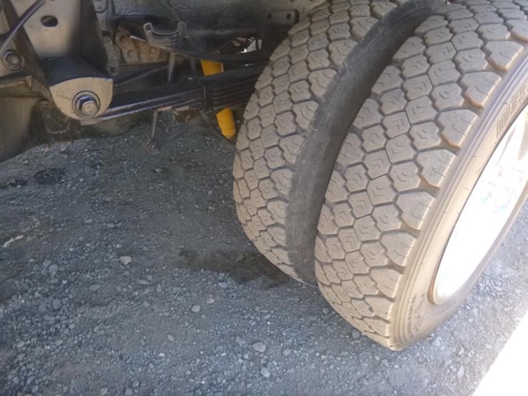 2011-ford-f550-image-24