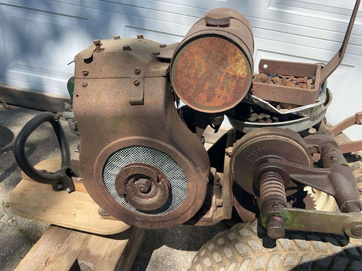 huski-garden-tractor-image-16