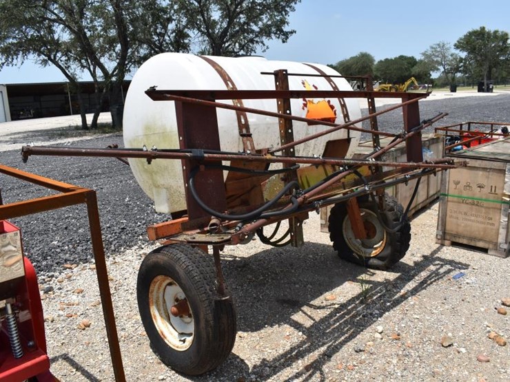 clark-3000-gallon-spray-rig-image-3