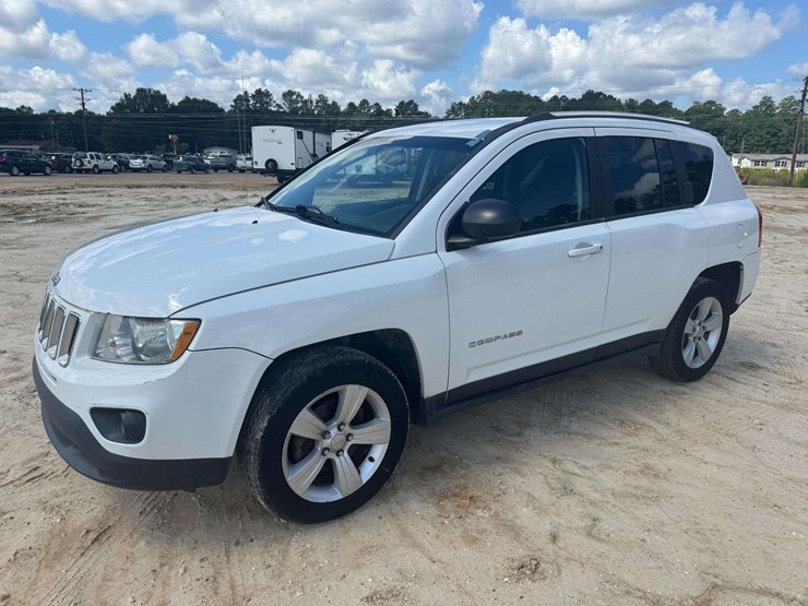 2013-jeep-compass-image-1