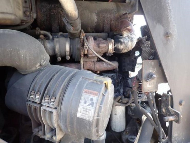 2011-new-holland-w110b-image-64