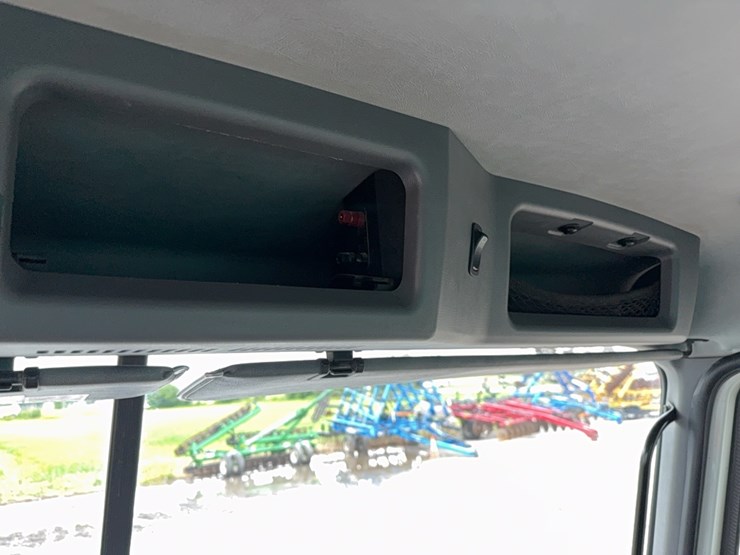 2012-mack-cxu613-image-58