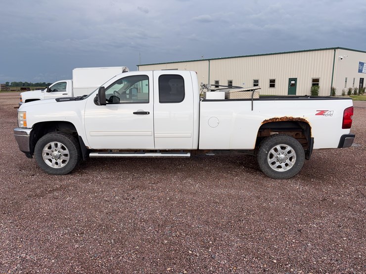 2011-chevrolet-silverado-2500-image-8