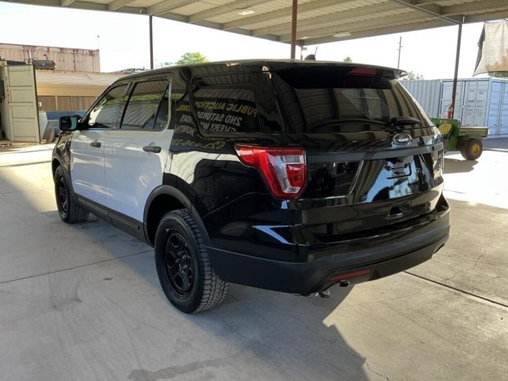 2017-ford-explorer-image-5