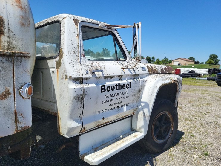 ford-f700-image-27