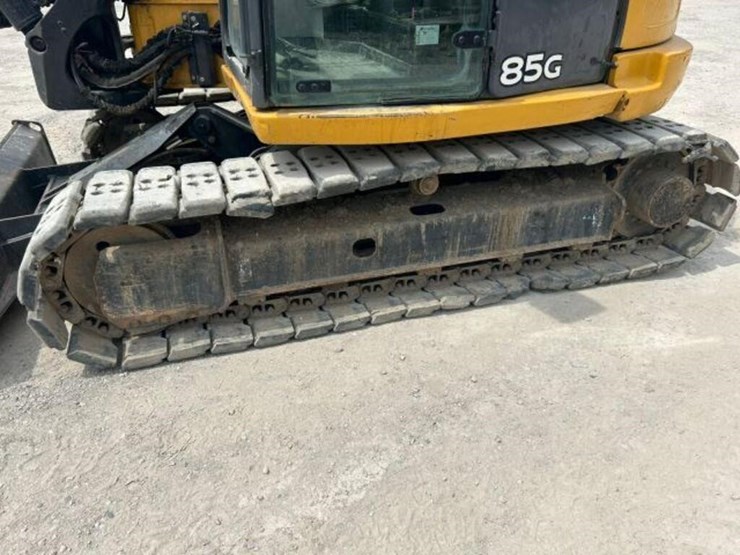 2014-deere-85g-image-65