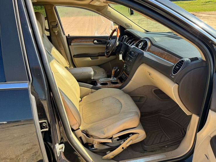2012-buick-enclave-image-16
