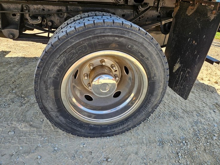 2003-ford-f550-image-37