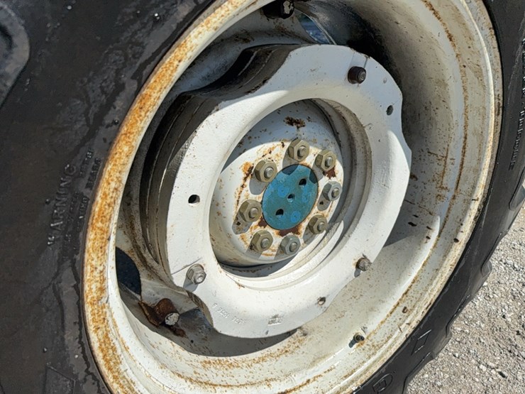 1977-ford-5600-image-11