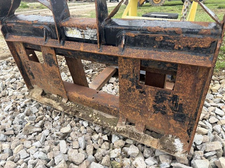 man-lift-attachments-image-10