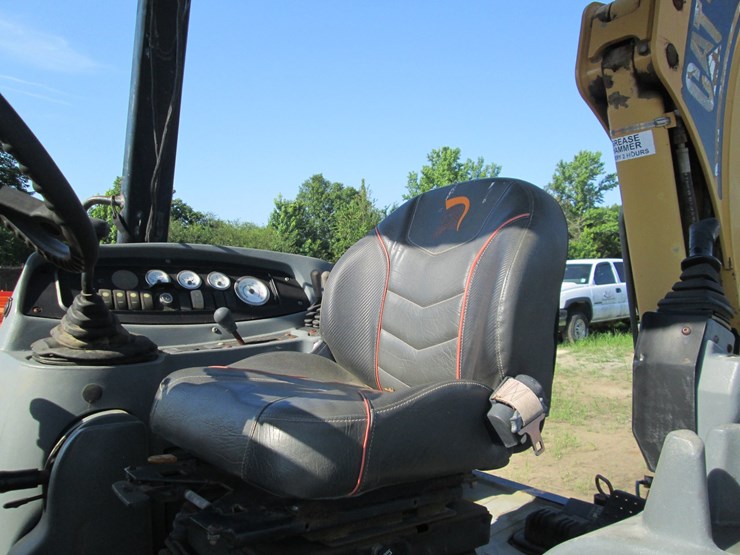 2004-caterpillar-420d-image-36