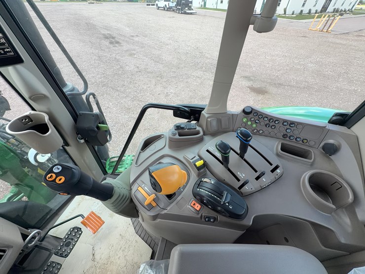 2023-john-deere-6130m-image-39